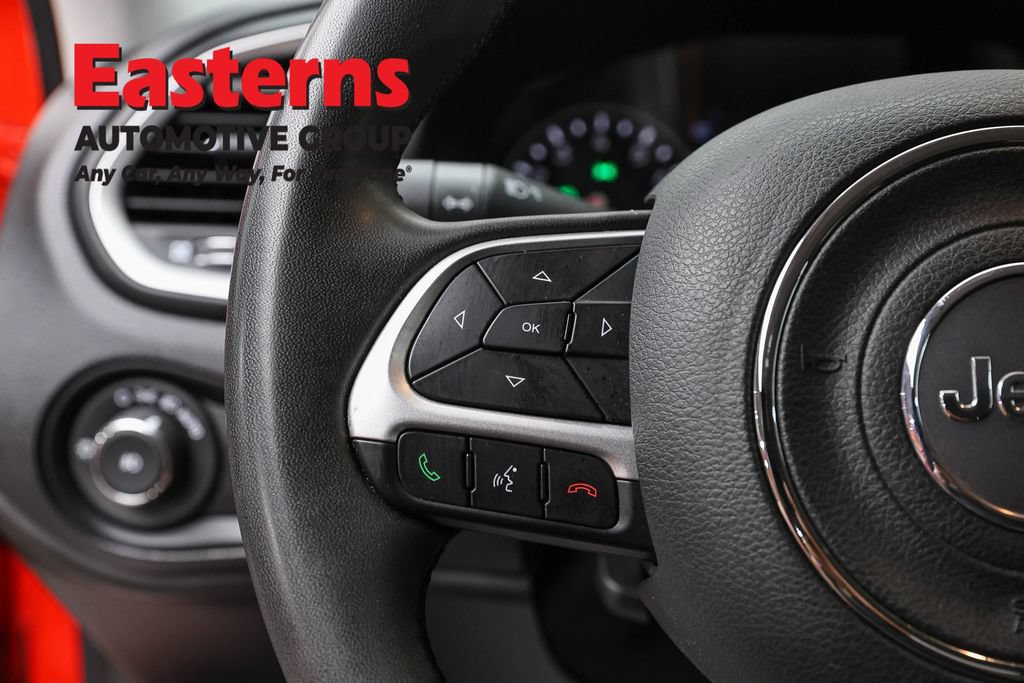 Used 2021 Jeep Renegade Latitude AWD/4WD image 14