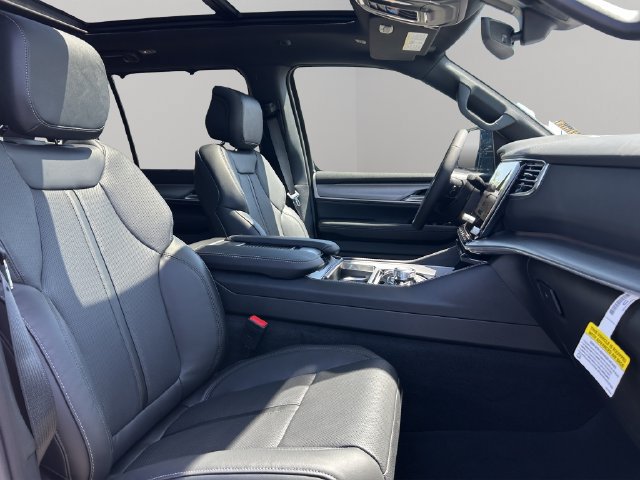 New 2026 Jeep Grand Wagoneer L Limited AWD/4WD image 20