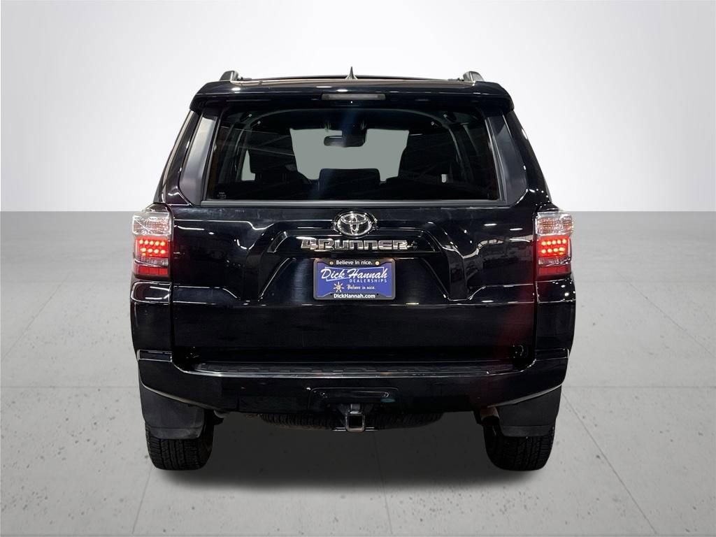 Used 2022 Toyota 4Runner SR5 AWD/4WD image 11