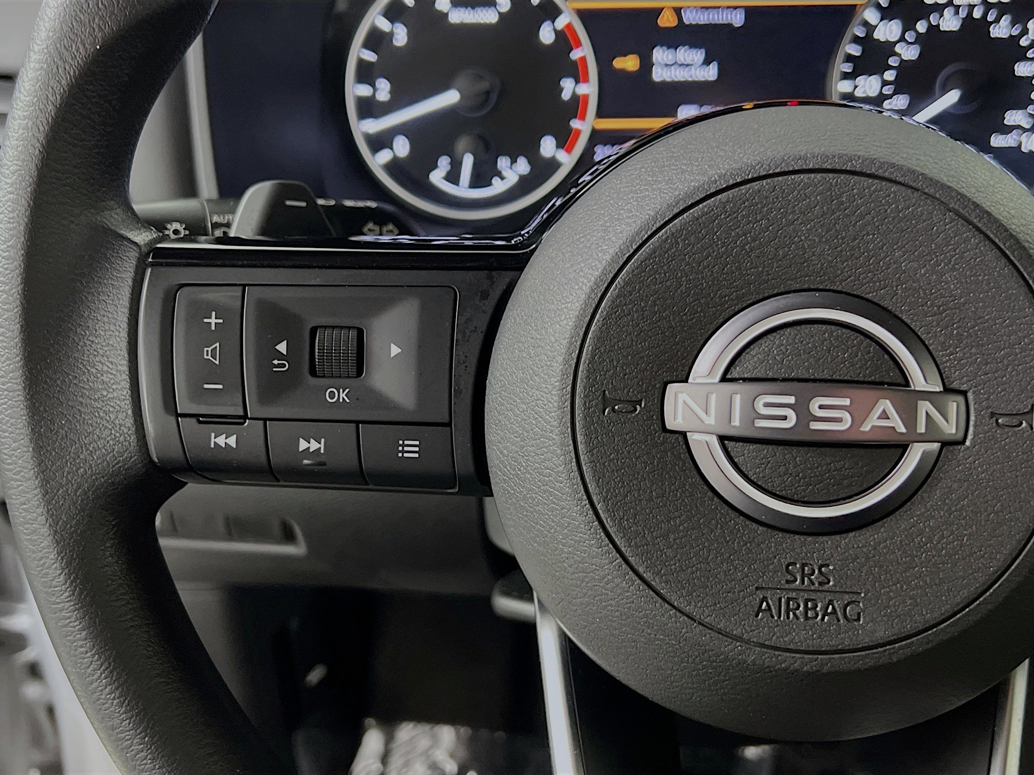 Used 2023 Nissan Rogue SV image 19