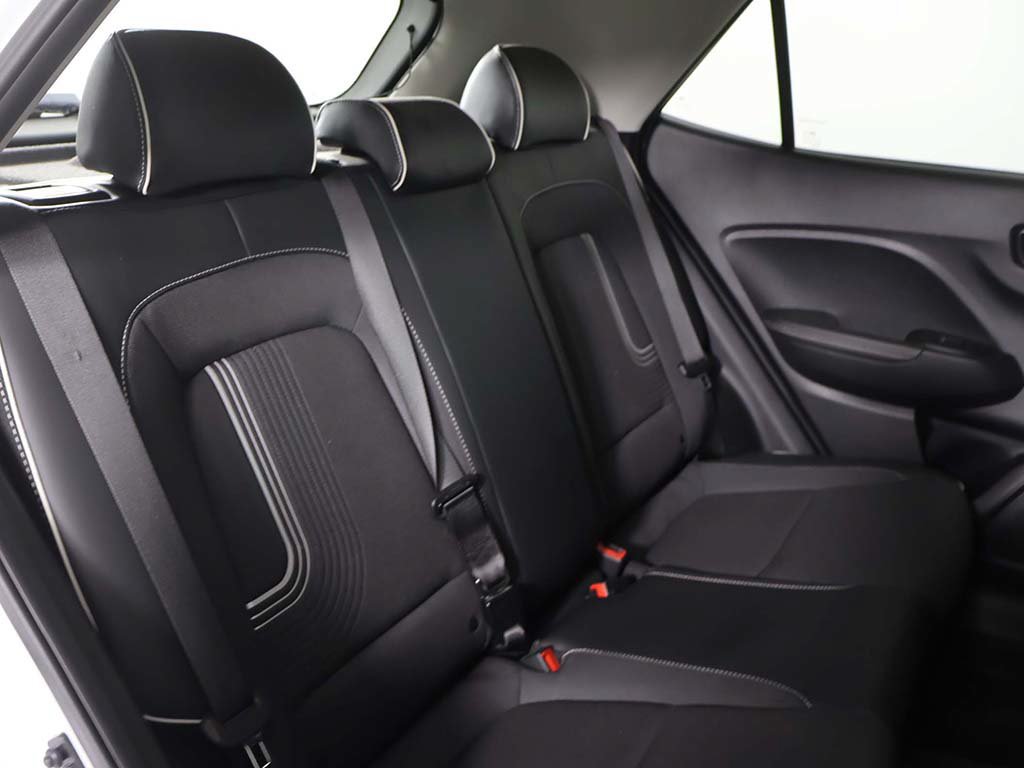 Certified 2024 Hyundai Venue Limited FWD image 28