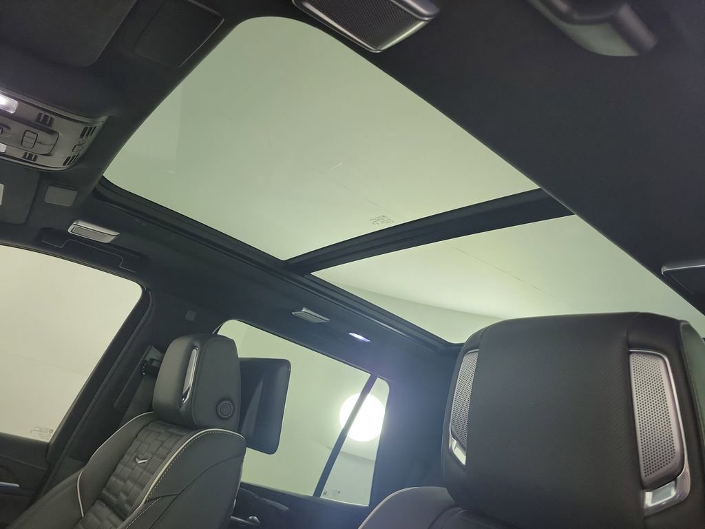 Certified 2023 Cadillac Escalade Premium Luxury Platinum image 18