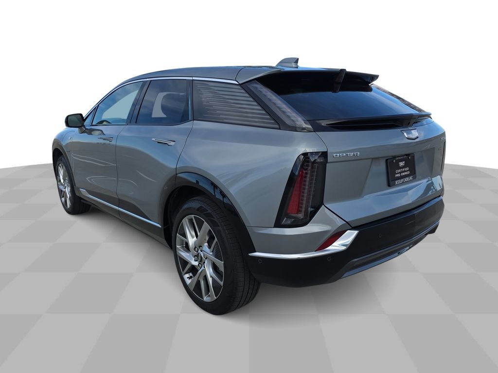Used 2025 Cadillac Optiq Luxury 2 image 6