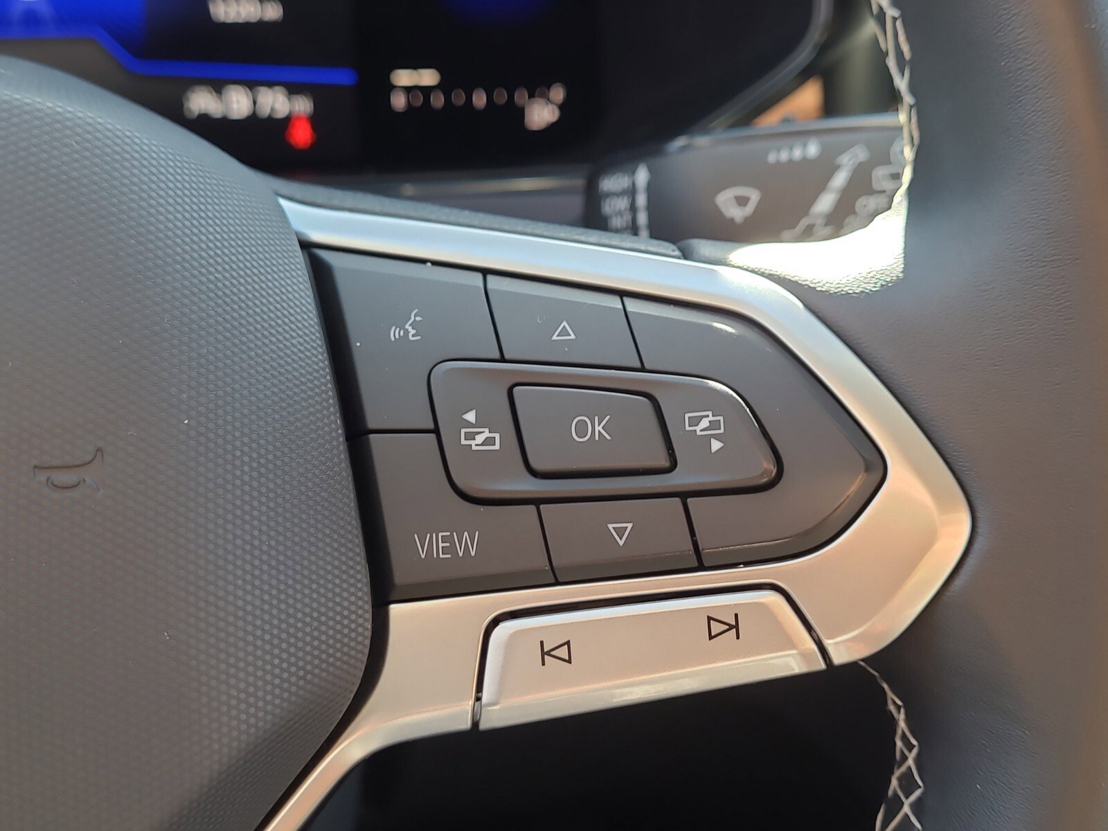 Used 2022 Volkswagen Taos SE image 23