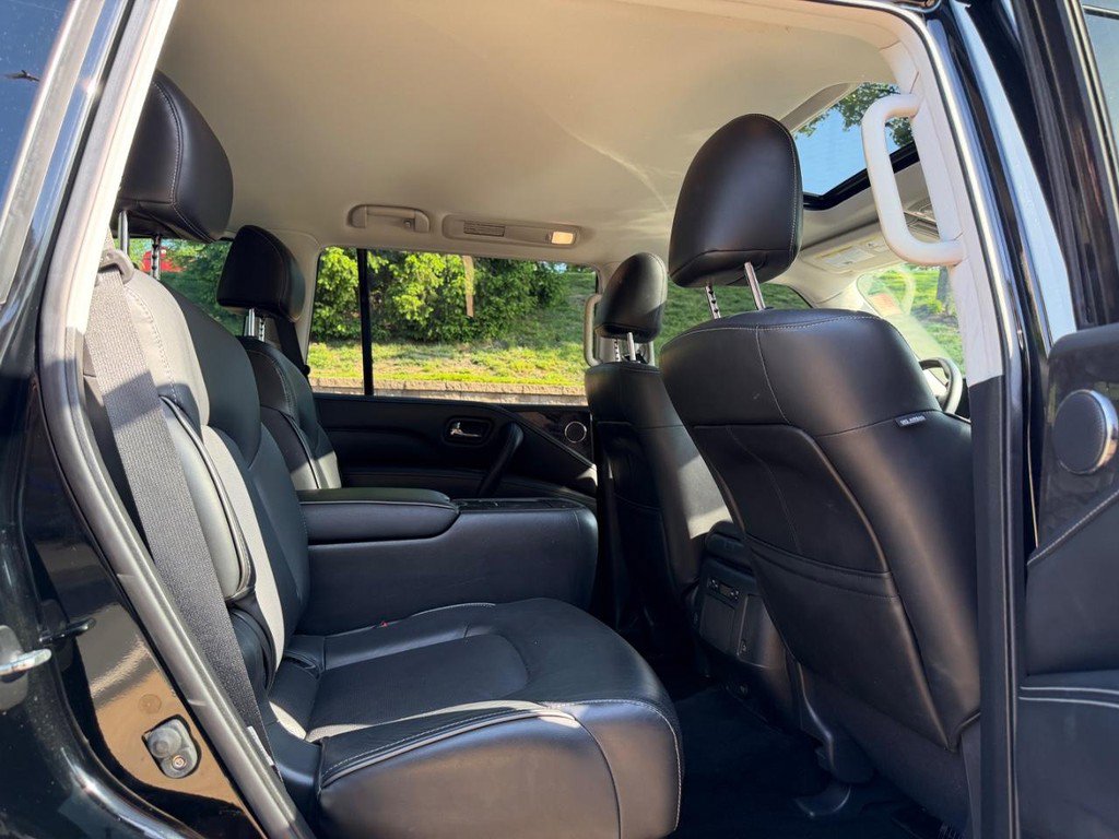 Used 2022 INFINITI QX80 Luxe w/ All-Season Package AWD/4WD image 10