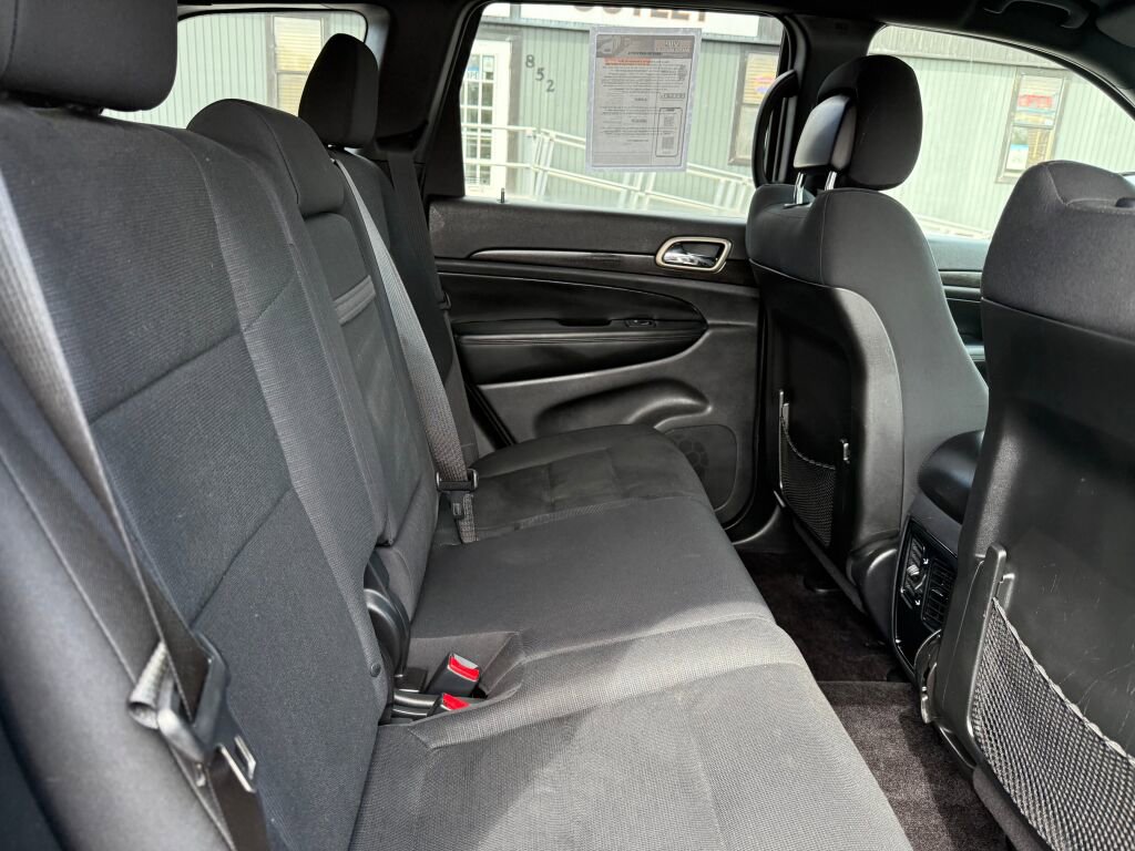 Used 2017 Jeep Grand Cherokee Laredo w/ Quick Order Package 23E image 25