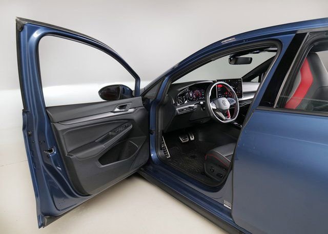 Used 2025 Volkswagen GTI SE w/ SE Leather Seating Package image 22