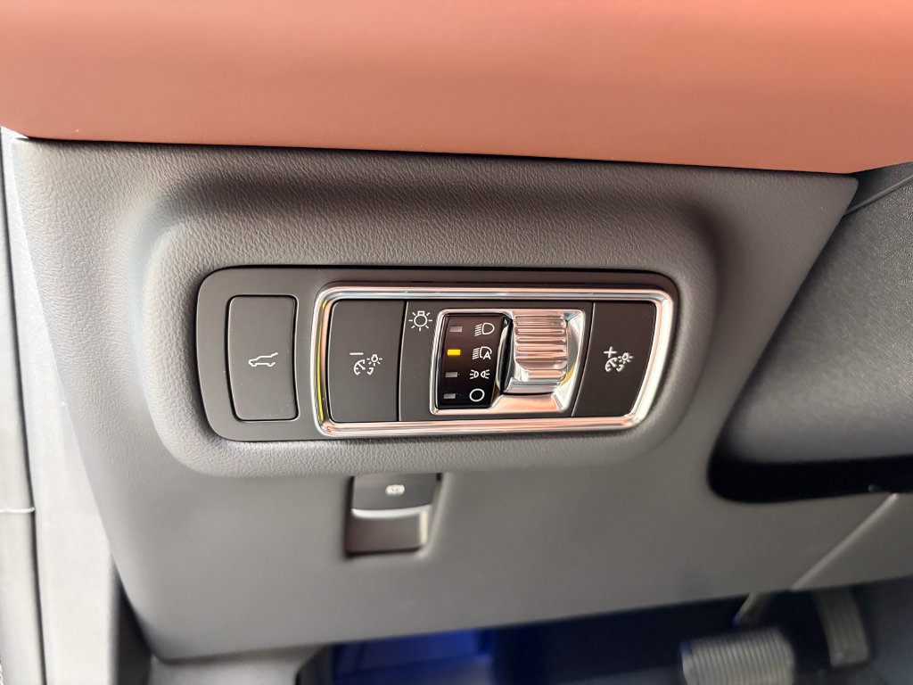 New 2026 Lincoln Nautilus Reserve AWD/4WD image 12