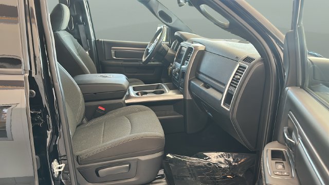 Used 2024 RAM 1500 Warlock AWD/4WD image 19