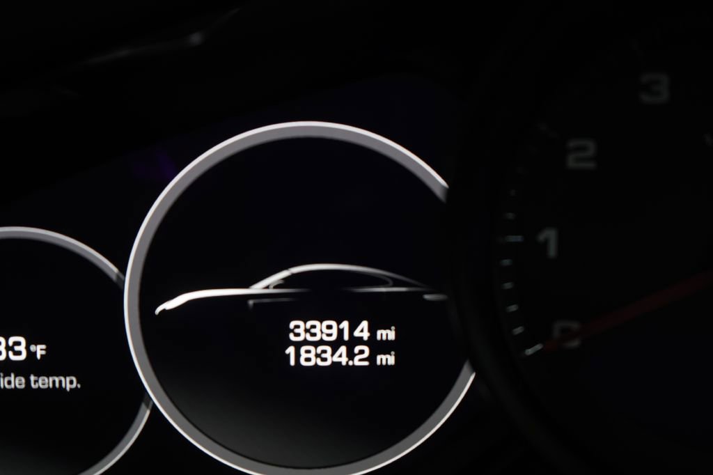 Used 2020 Porsche Panamera RWD image 15