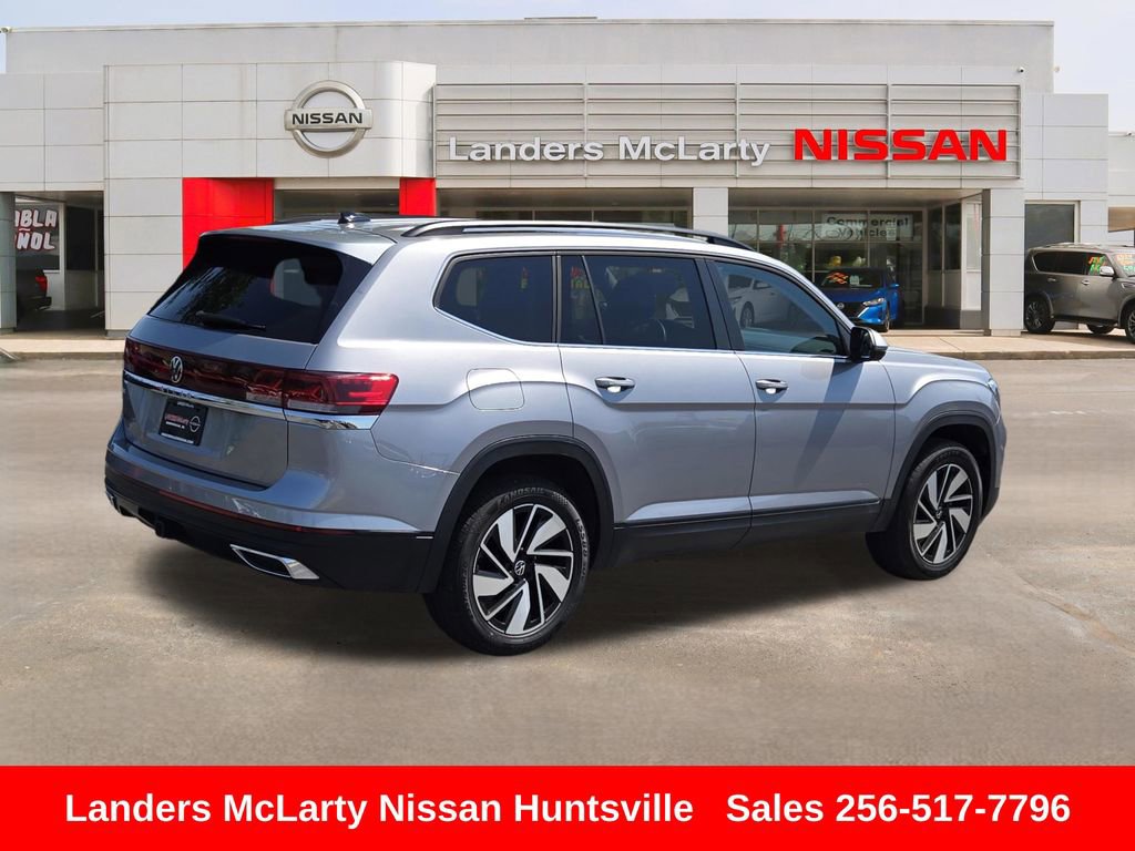 Used 2024 Volkswagen Atlas SE image 3