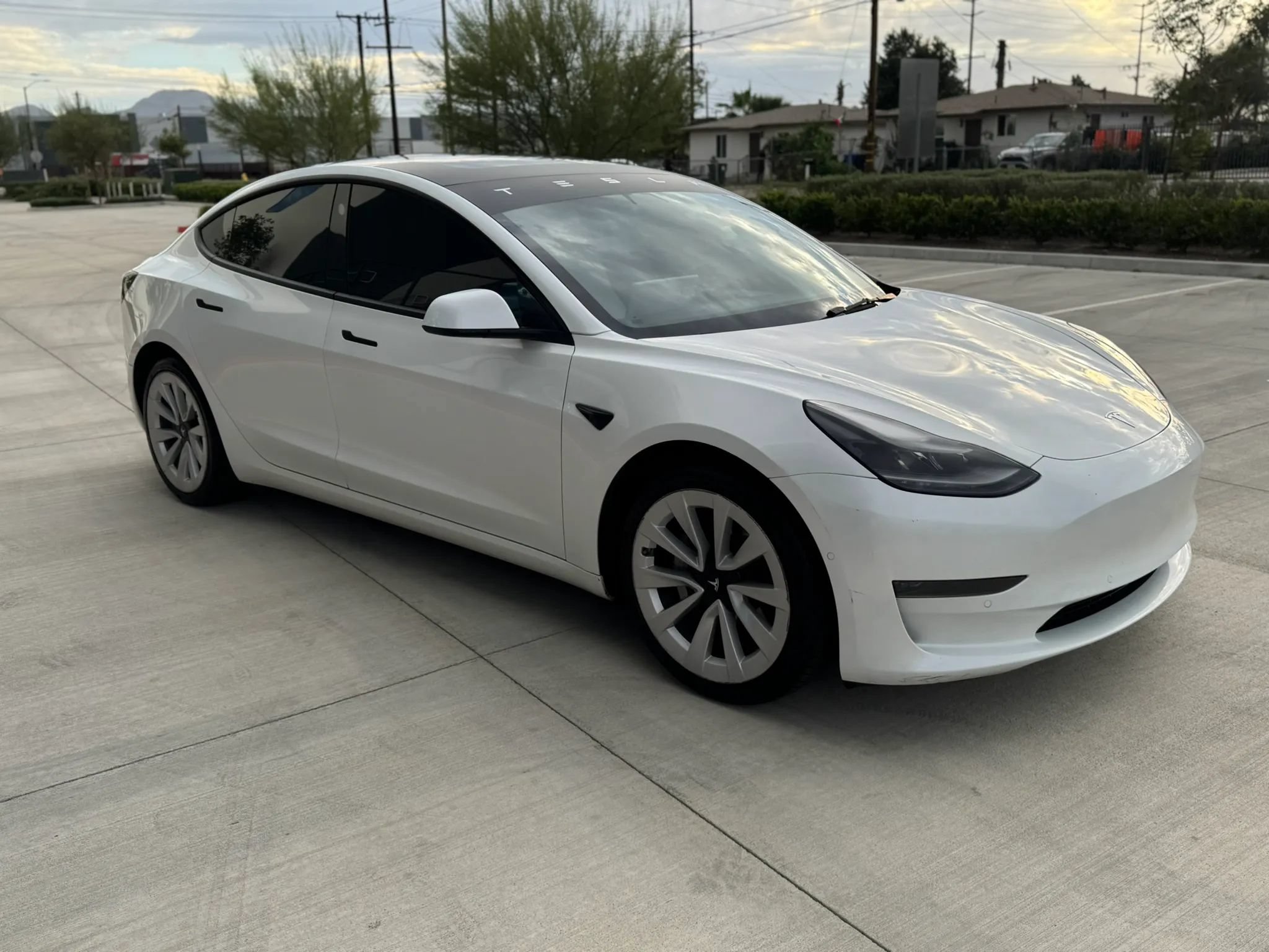 Used 2022 Tesla Model 3 Standard Range RWD image 2