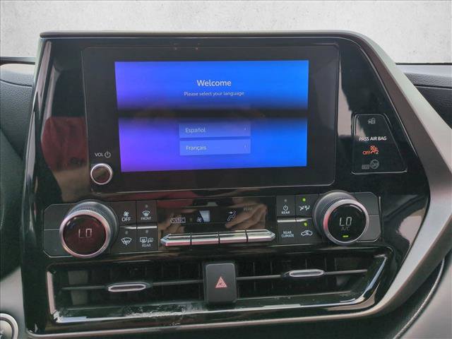 Used 2024 Toyota Highlander LE FWD image 14