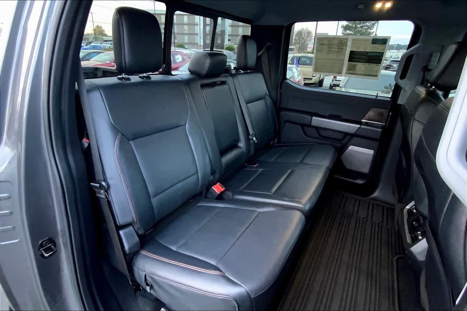 Used 2023 Ford F250 Lariat w/ Lariat Ultimate Package AWD/4WD image 19