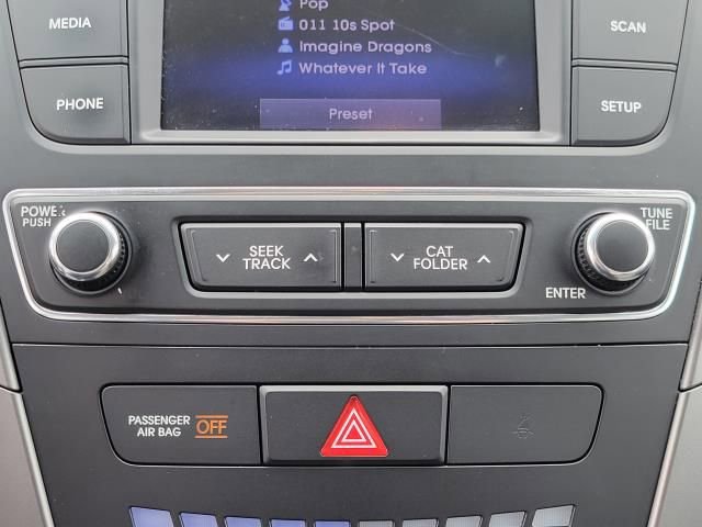 Used 2017 Hyundai Santa Fe Sport FWD image 25