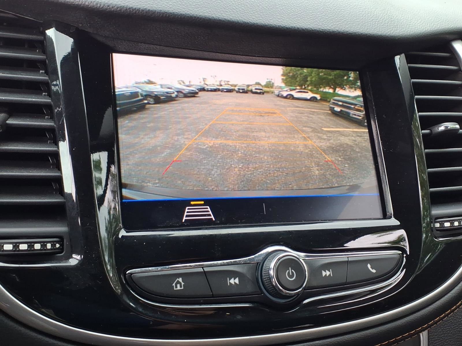 Used 2020 Chevrolet Trax LT FWD image 14