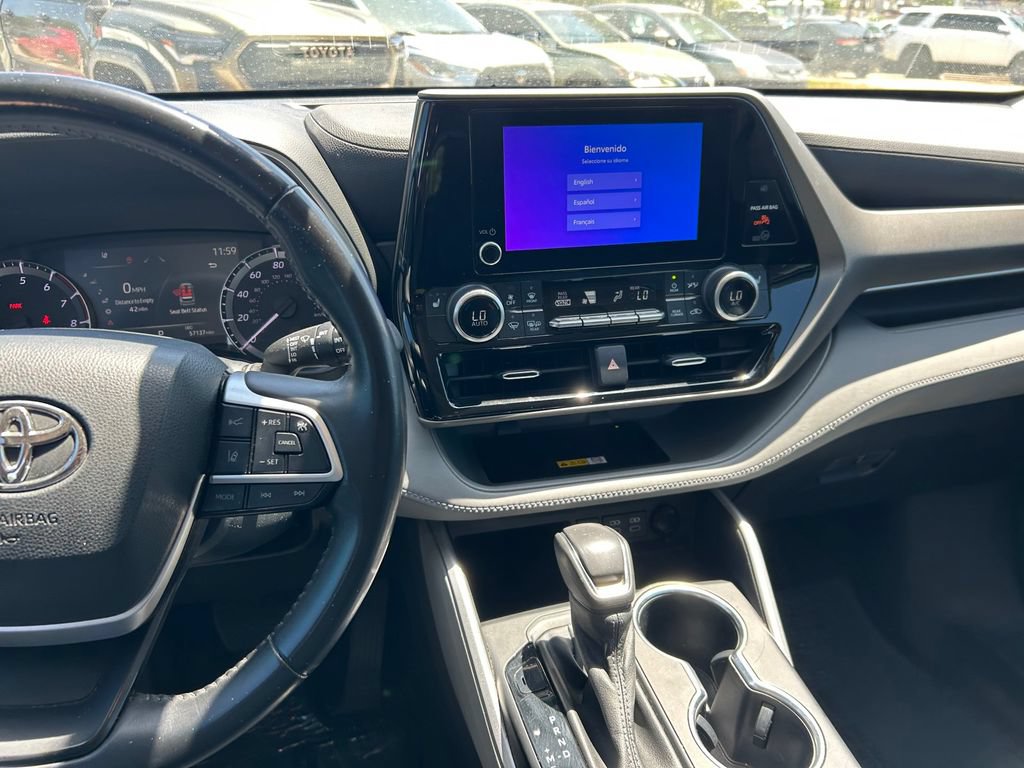 Used 2023 Toyota Highlander XLE FWD image 20