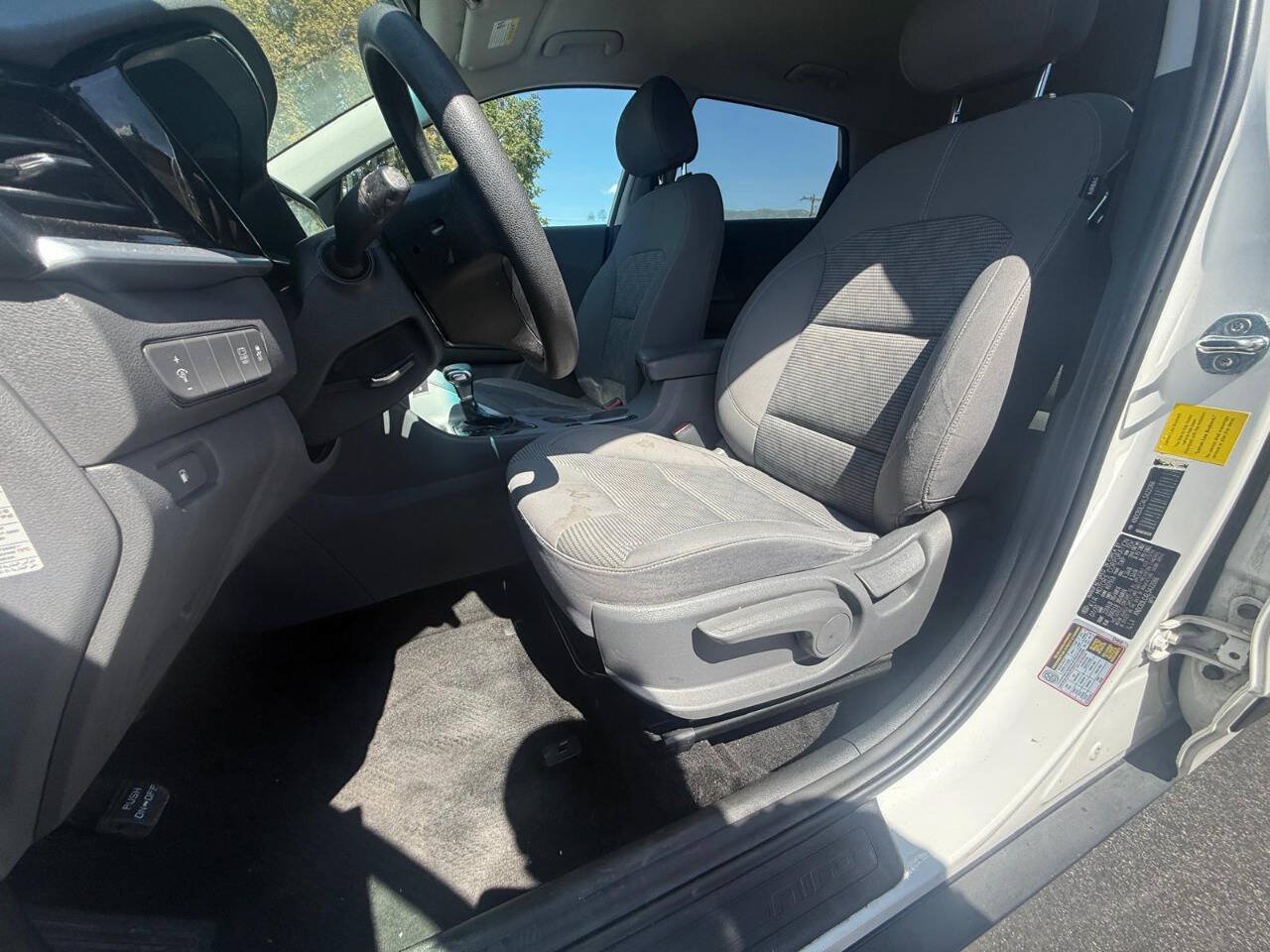 Used 2020 Kia Niro LX FWD image 10