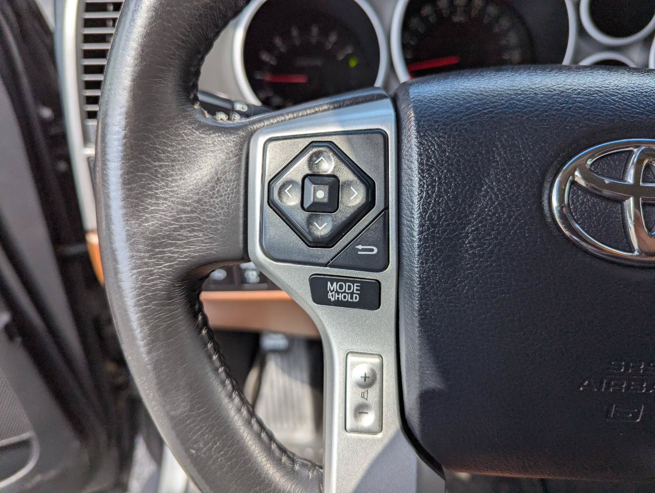 Used 2017 Toyota Sequoia Platinum AWD/4WD image 16