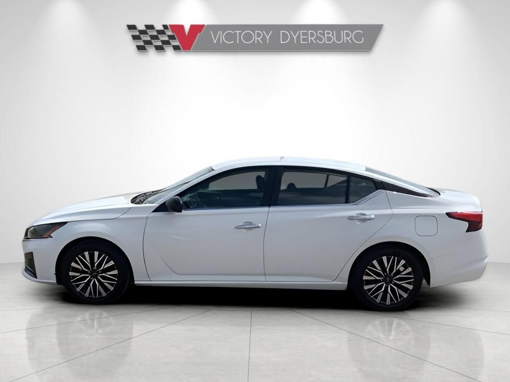 Used 2025 Nissan Altima 2.5 SV FWD image 5