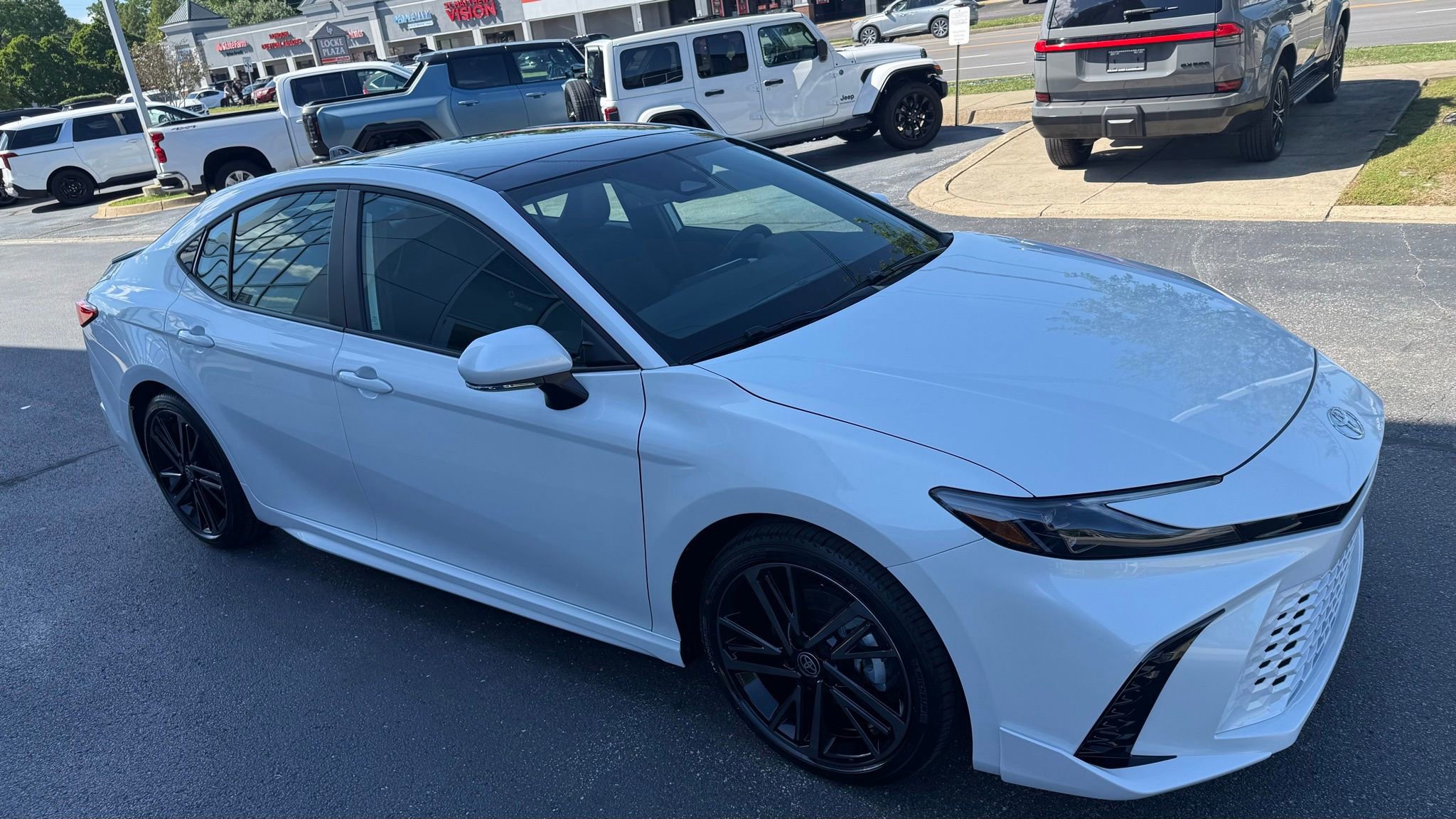 Used 2026 Toyota Camry XSE FWD image 7