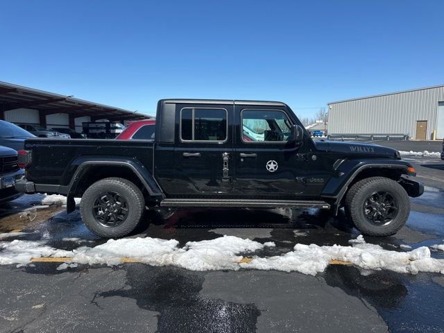 Used 2024 Jeep Gladiator Willys image 7