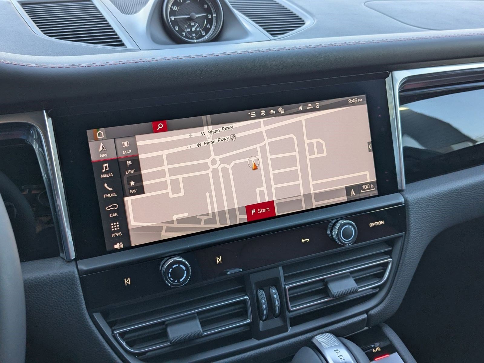 New 2026 Porsche Macan AWD/4WD image 17