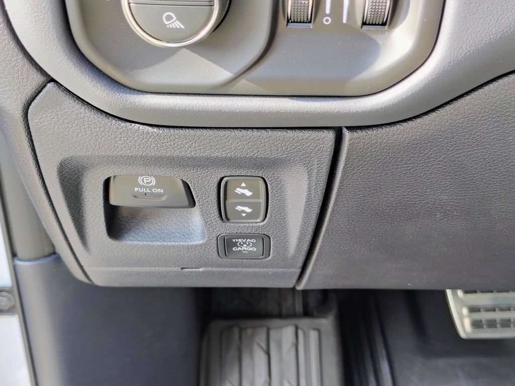 Used 2025 RAM 1500 Tungsten w/ Bed Utility Group AWD/4WD image 31