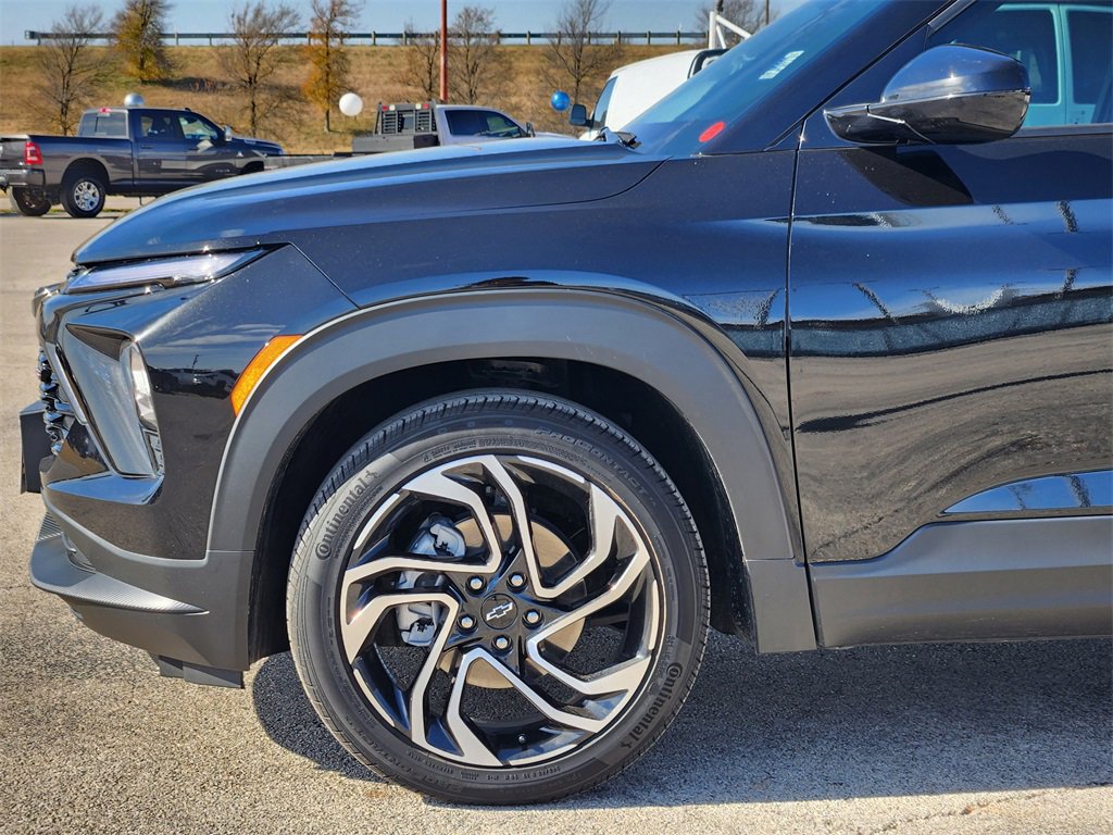 Certified 2025 Chevrolet TrailBlazer RS w/ Driver Confidence Package image 8