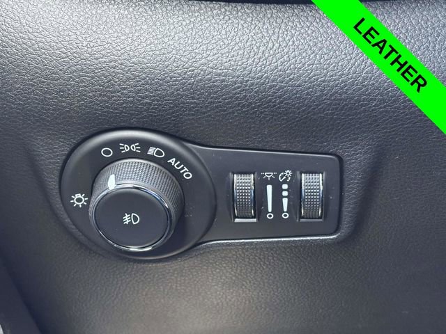 Used 2024 Jeep Compass Latitude image 11
