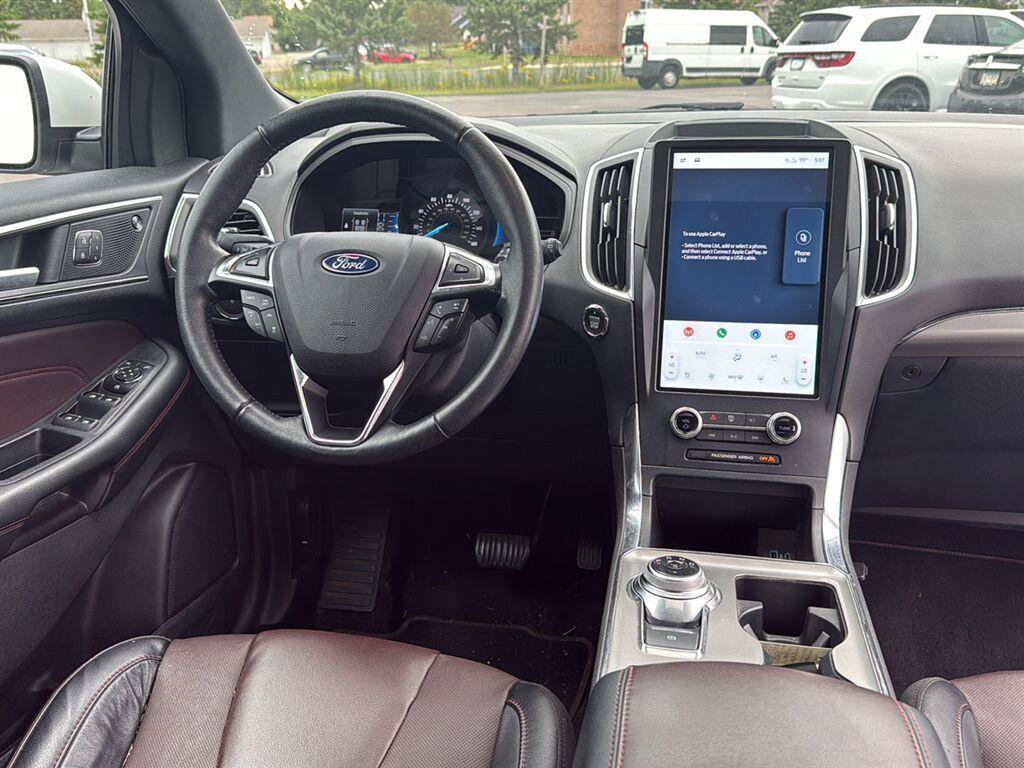 Used 2022 Ford Edge Titanium w/ Equipment Group 301A AWD/4WD image 13