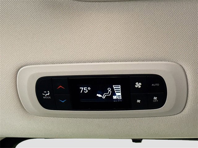 Used 2021 Chrysler Pacifica Touring-L w/ Uconnect Theater Family Group image 28