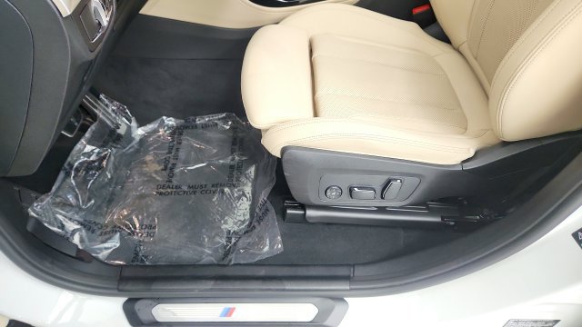Used 2025 BMW X4 xDrive30i AWD/4WD image 52