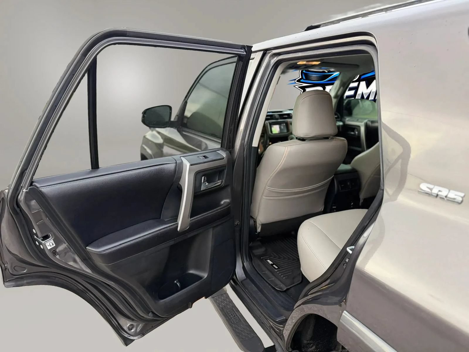 Used 2016 Toyota 4Runner SR5 RWD image 16