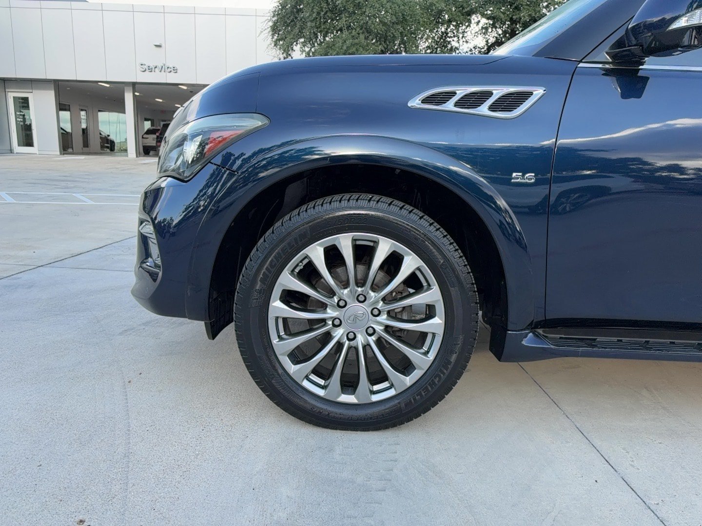 Used 2017 INFINITI QX80 2WD w/ Driver Assistance Package image 10