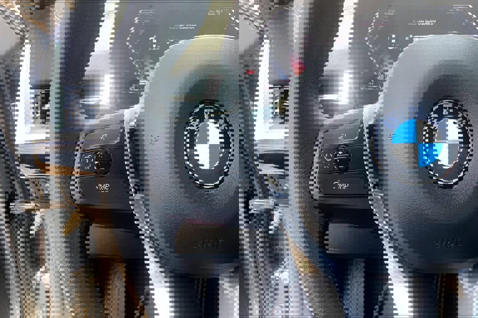 Used 2025 BMW X2 xDrive28i AWD/4WD image 21