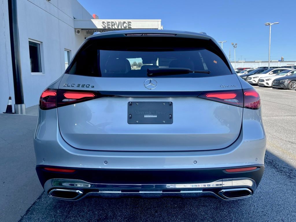Used 2025 Mercedes-Benz GLC 350e 4MATIC image 9