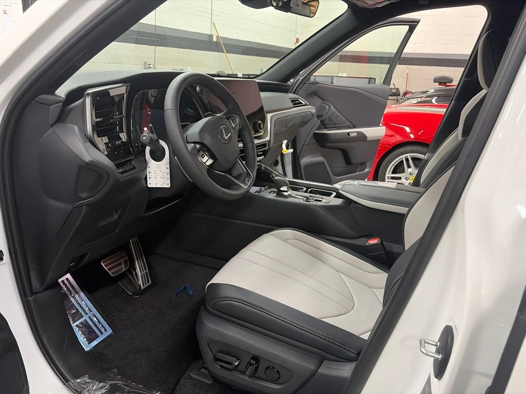 New 2026 Lexus TX 500h AWD w/ Technology Package image 16
