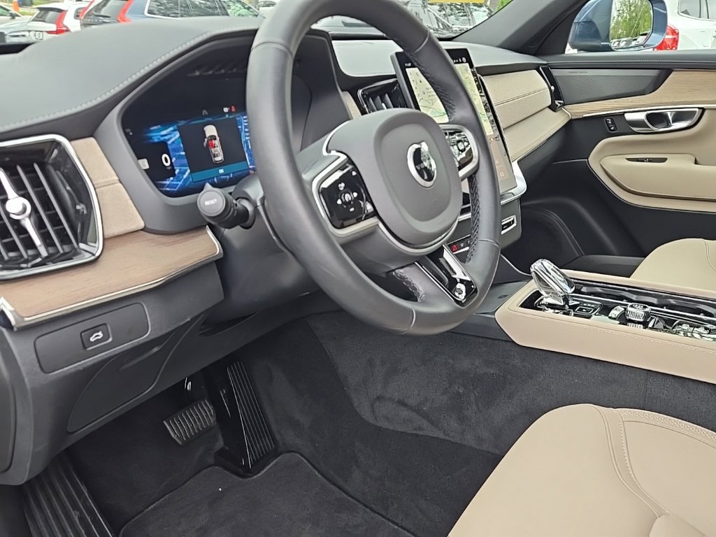 Certified 2026 Volvo XC90 B6 Plus AWD/4WD image 18