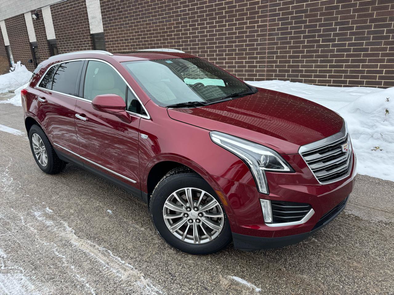 Used 2018 Cadillac XT5 Luxury w/ Driver Awareness Package AWD/4WD image 39