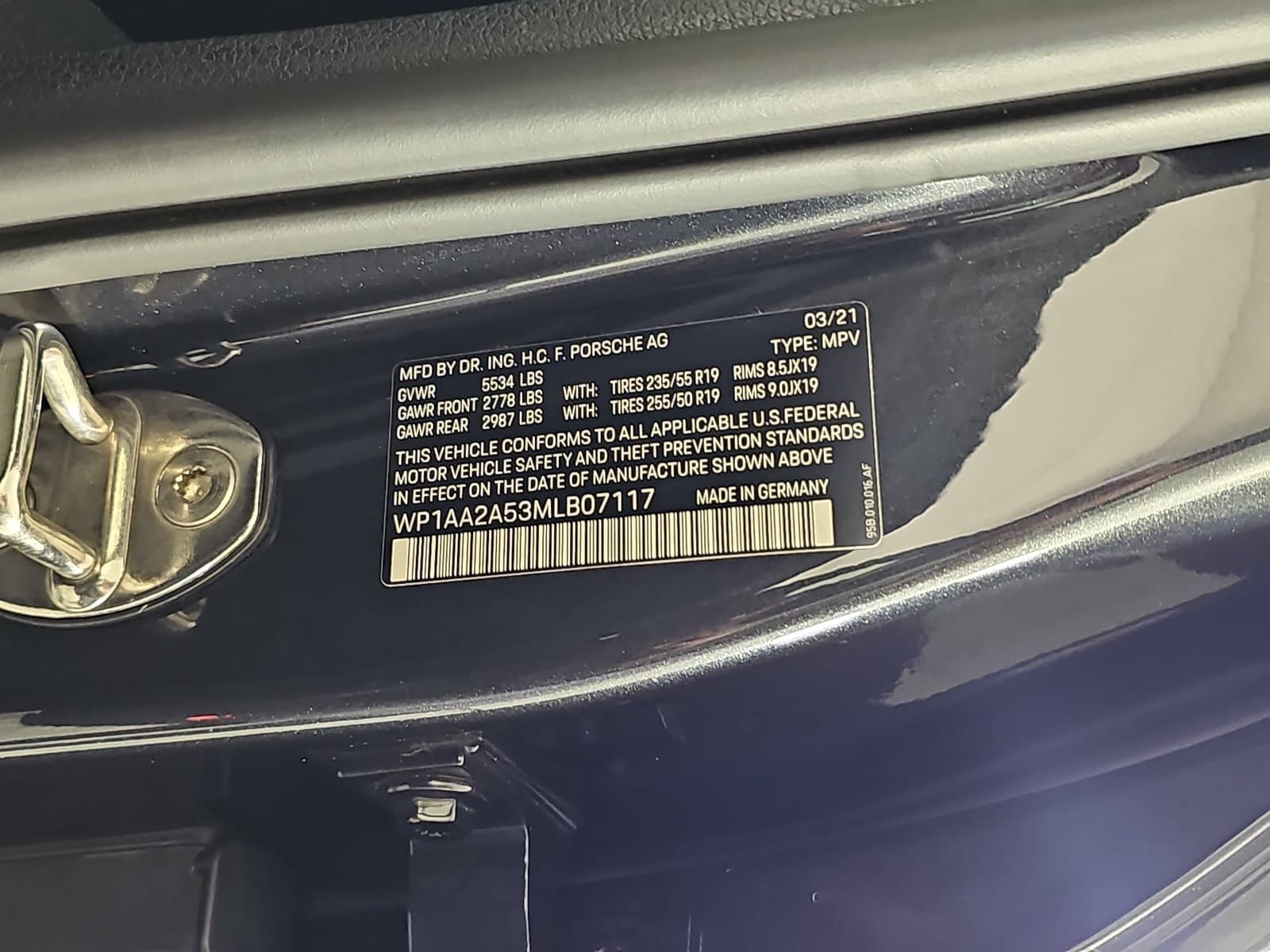 Used 2021 Porsche Macan AWD/4WD image 34