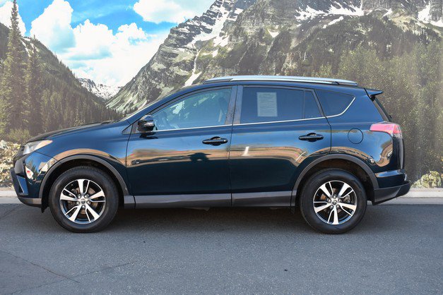 Used 2017 Toyota RAV4 XLE w/ Carpet Mat Package image 7