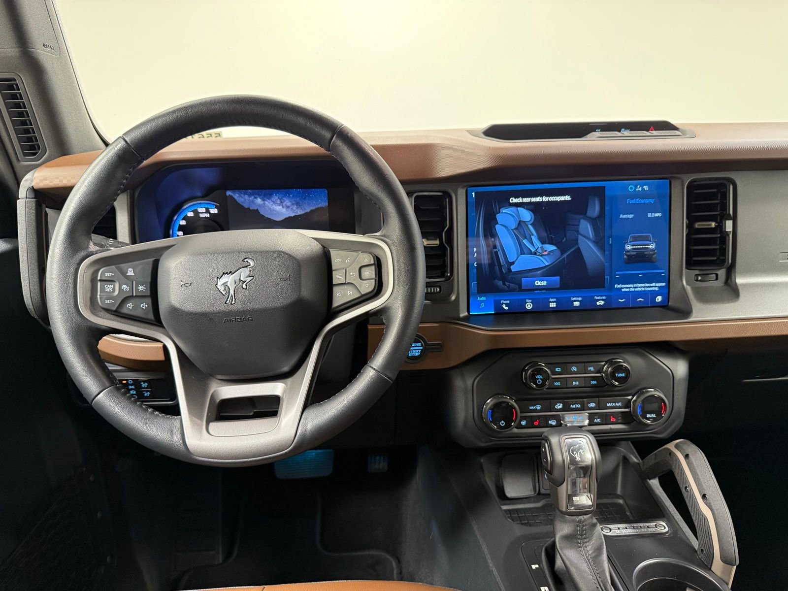 Used 2024 Ford Bronco Outer Banks image 26