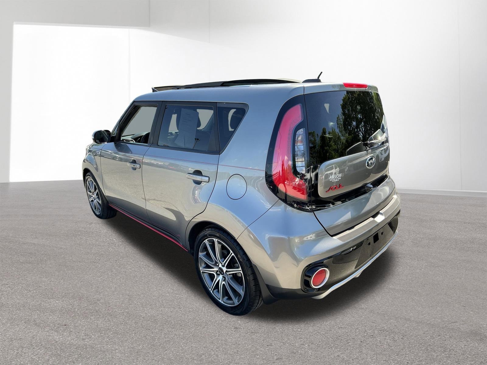 Used 2018 Kia Soul ! w/ Tech Package FWD image 8