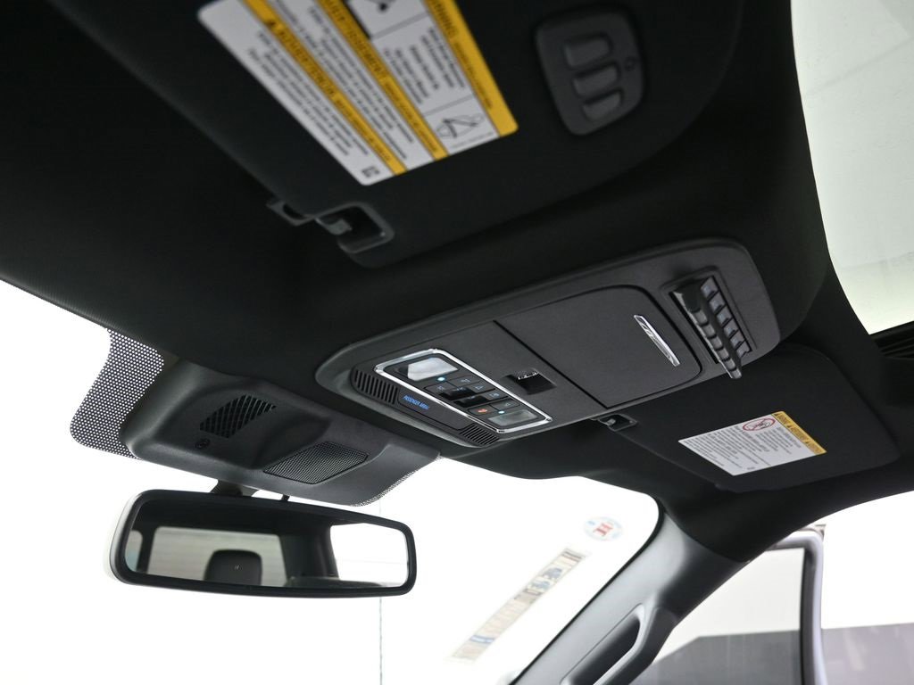 New 2026 Ford F250 Platinum w/ FX4 Off-Road Package image 9