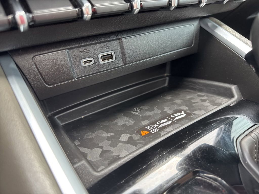 Used 2025 Chevrolet Colorado ZR2 w/ Technology Package image 36