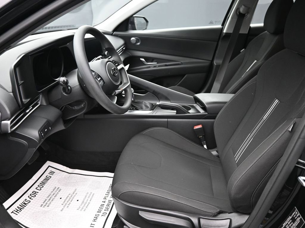 Used 2023 Hyundai Elantra SEL w/ Cargo Package image 11