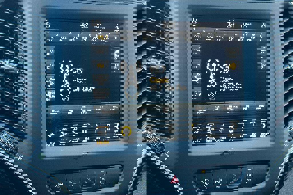 Used 2023 Jeep Cherokee Altitude Lux w/ Lux Elite Package image 18