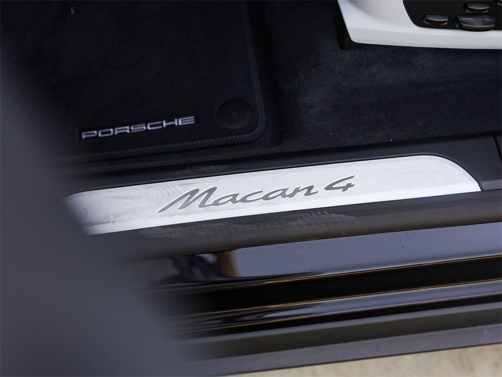 New 2025 Porsche Macan 4 Electric image 15