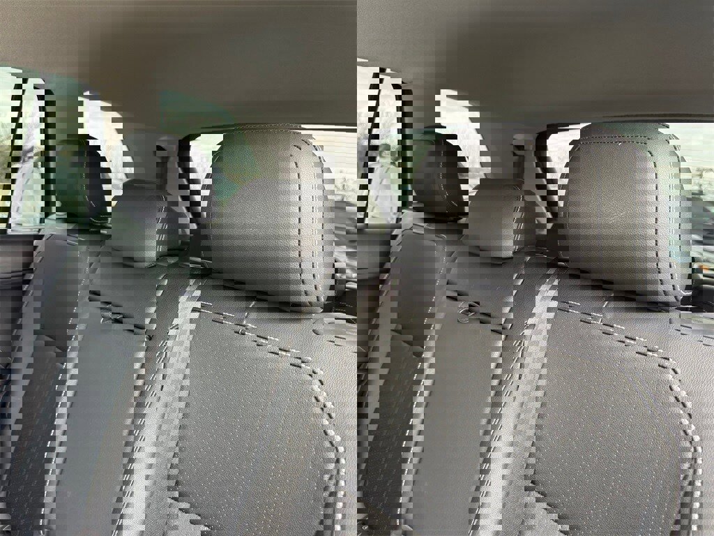 Used 2023 Volkswagen Tiguan SE image 30